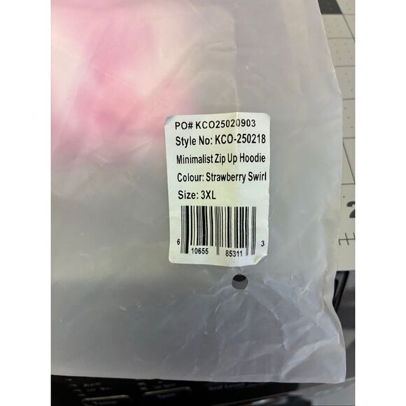 Comfrt NWT Minimalist Zip Up Hoodie in Strawberry Swirl Size 3XL - Picture 10 of 11